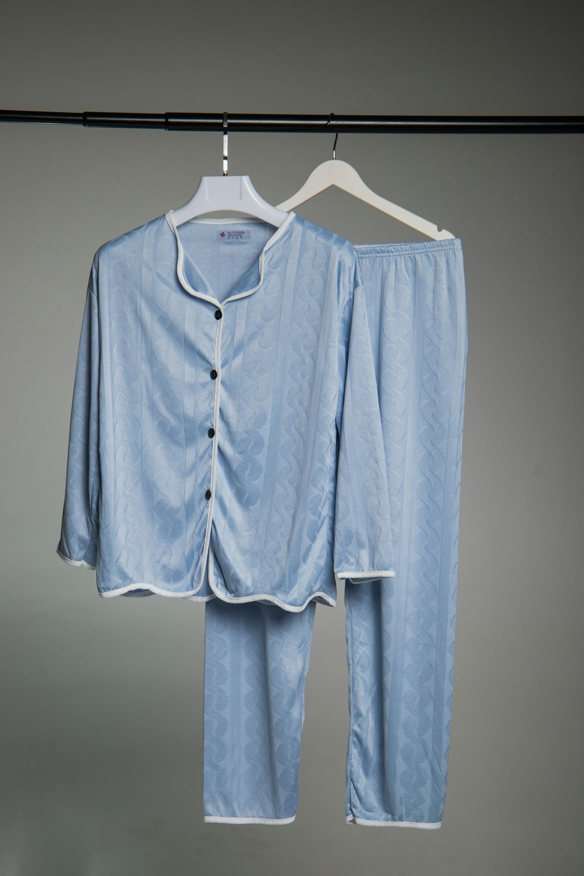 Any 2 night suits